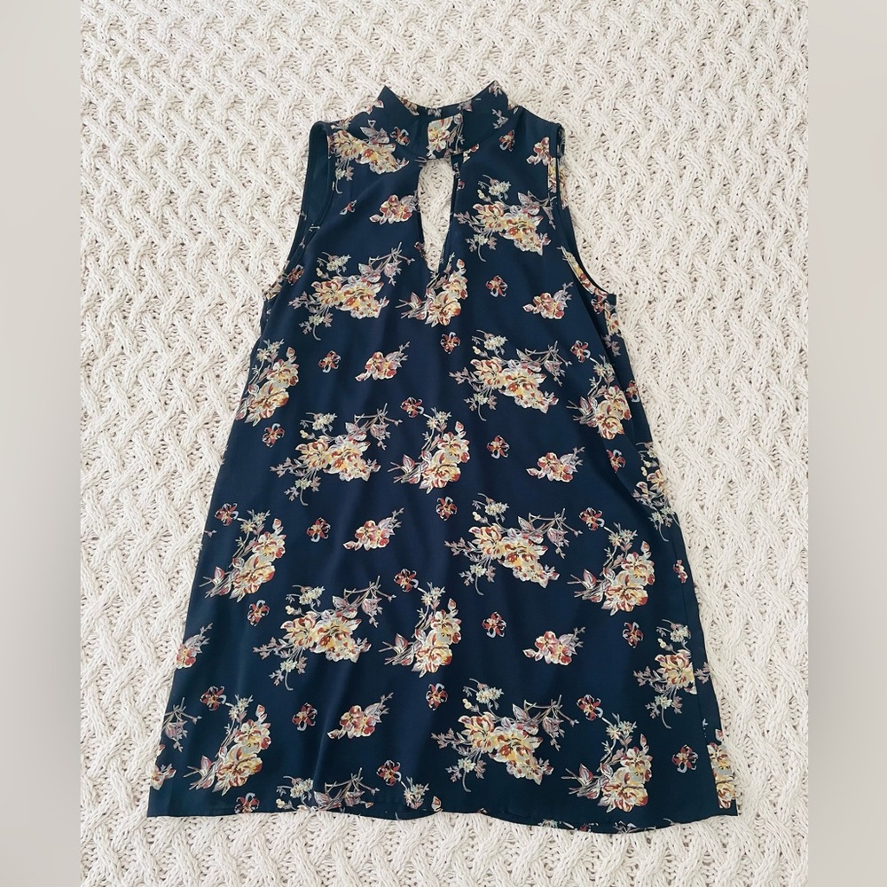 Elegant Floral Sleeveless Dress in Navy